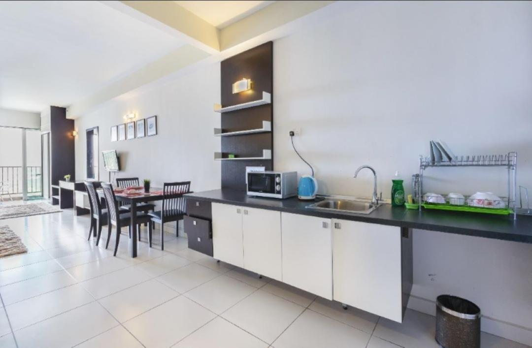 Bayu Marina 3 Mins Away Mid Valley Southkey Apartemen Johor Bahru